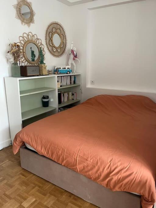 Appartement Confortable Studio Canal St Martin Parijs